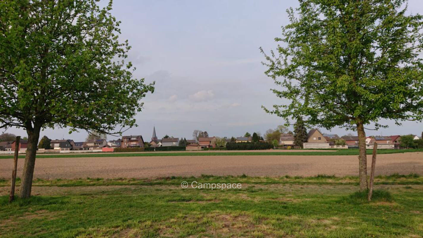 privater Stellplatz auf einer Obstwiese (Campspace 8885)