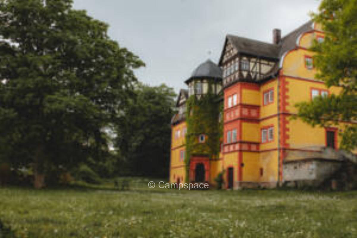 Castle camping between Rhön and Thuringian Forest