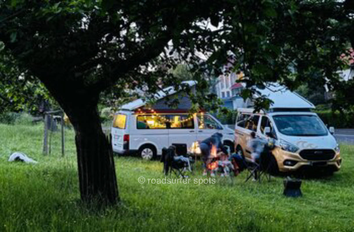 Van Parking auf der Streuobstwiese - Villa Krafft!