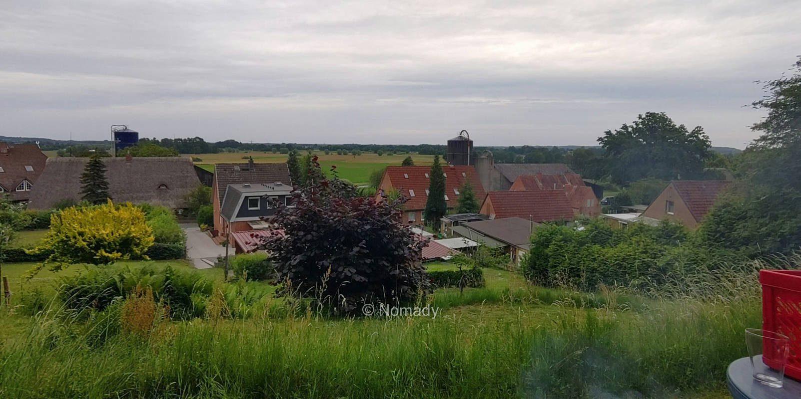 Mitten im Dorf, direkt im Grünen
