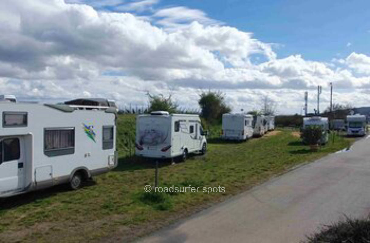 Camping am Weingut nahe der Weinstraße , privater Stellplatz