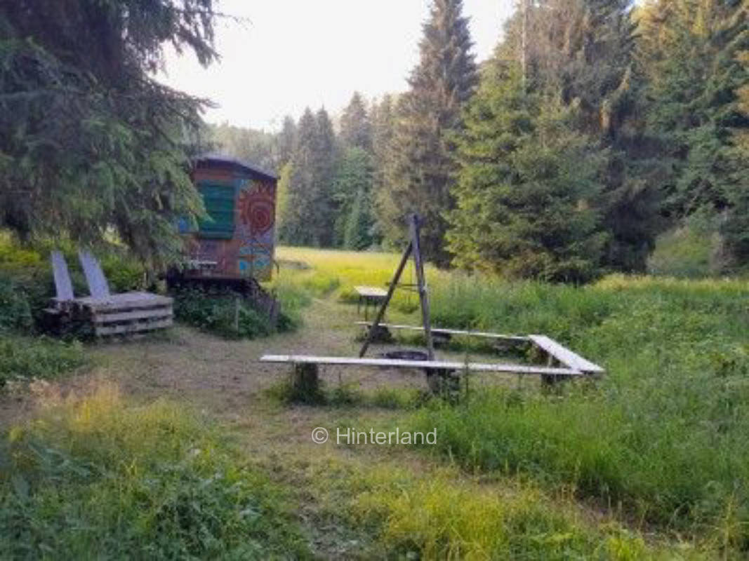 Bach und Streusiedlung an der tschechischen Grenze