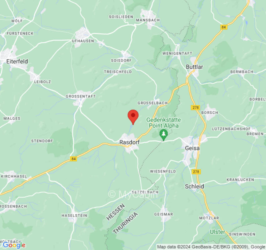 Wiese mit Spielmöglichkeiten super für Kinder