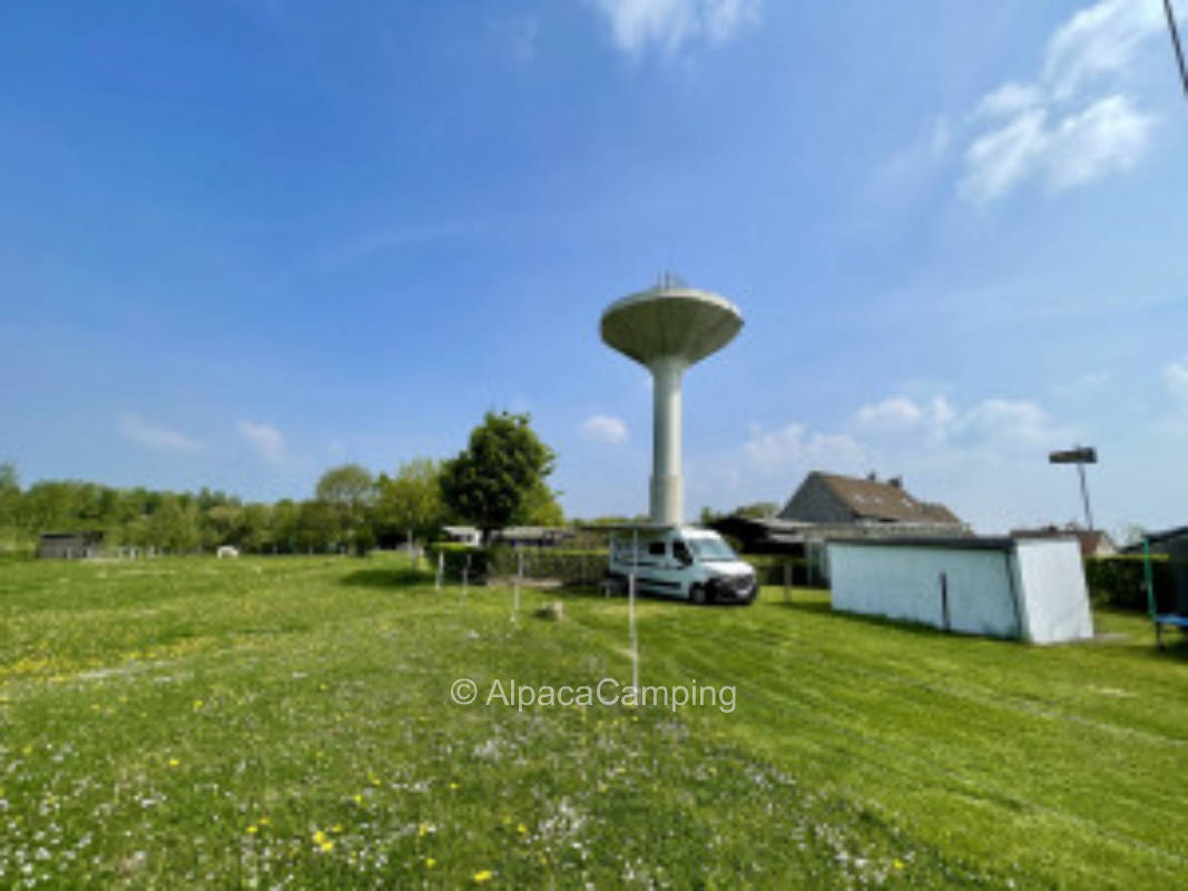 Wiesen-Stellplatz am Wasserturm #1