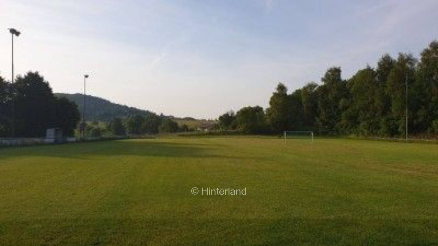 Camping auf dem Sportgelände, privater Stellplatz