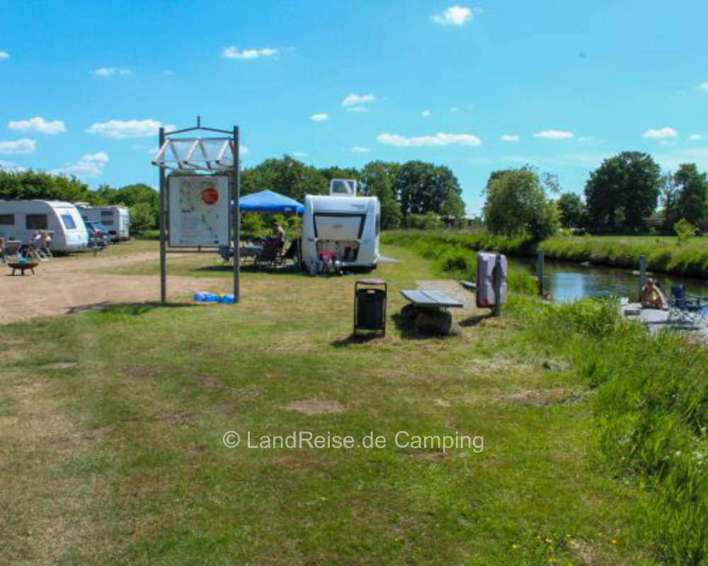 Beautiful pitch directly on the river Soeste