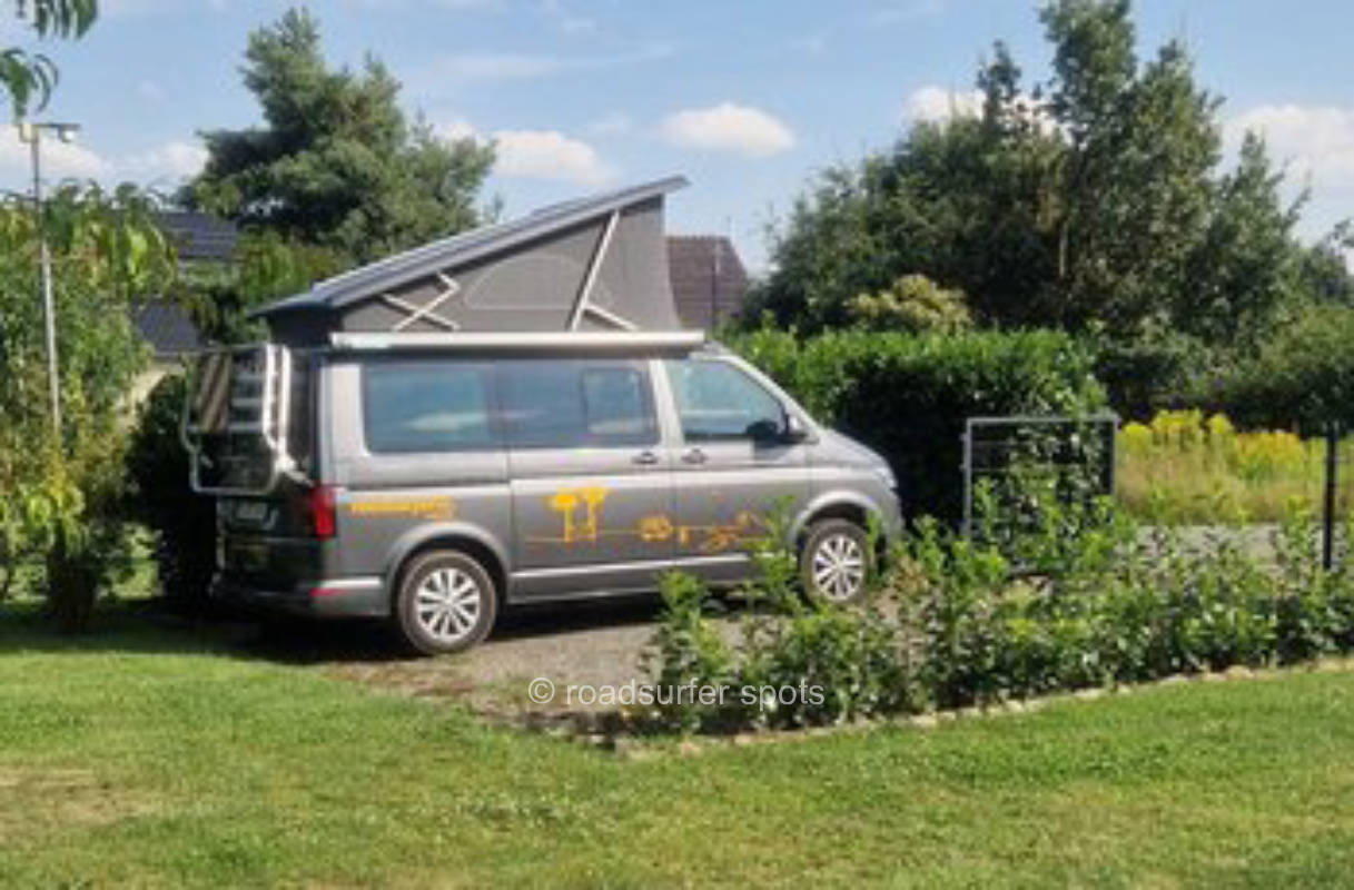 Camping mit Kleinstadtidyll