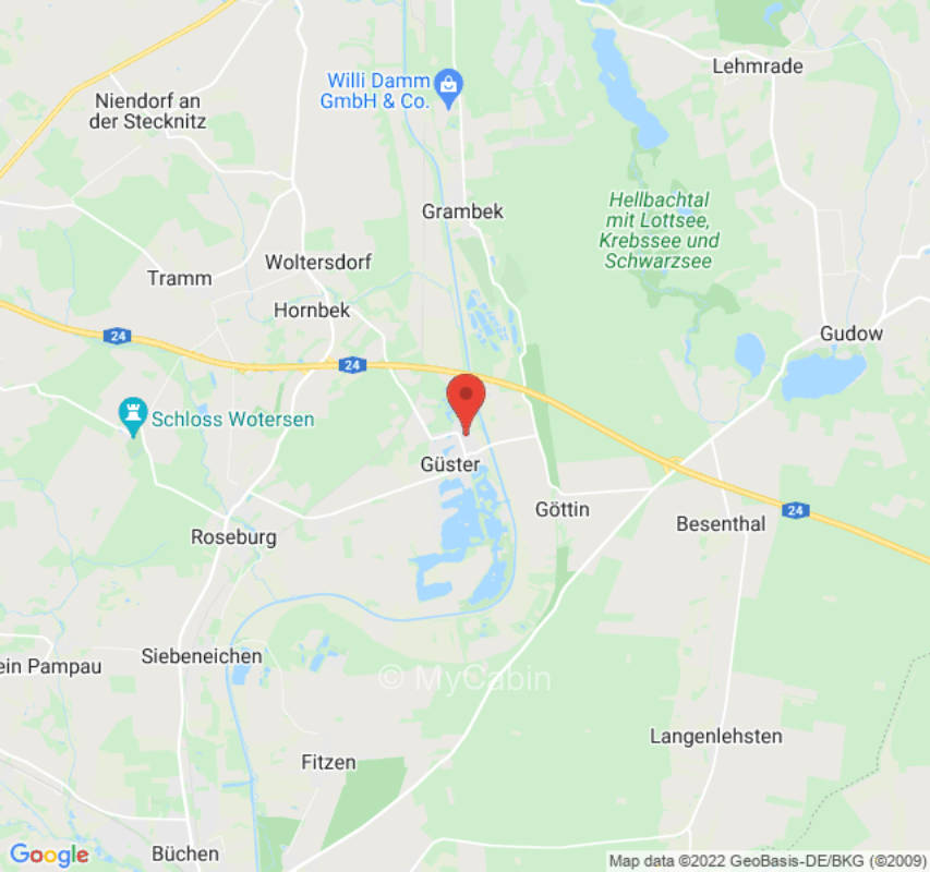 Lawn in the garden on the Elbe-Lübeck Canal