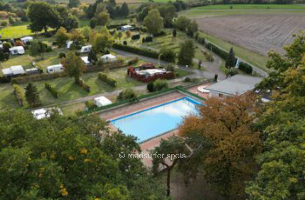 Camping Stellplatz am Fluss