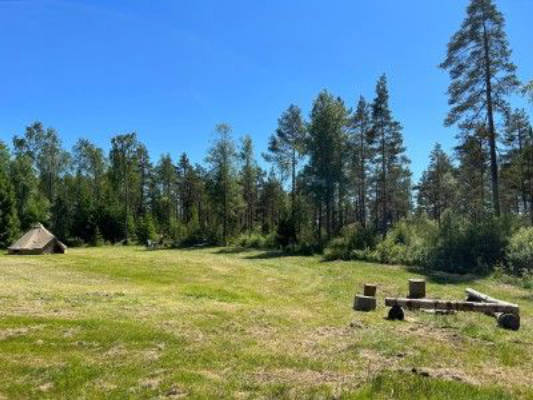 Camp mitten in der schwedischen Natur am See