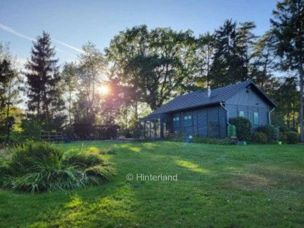 Ruhiger, schöner Platz in Waldnähe