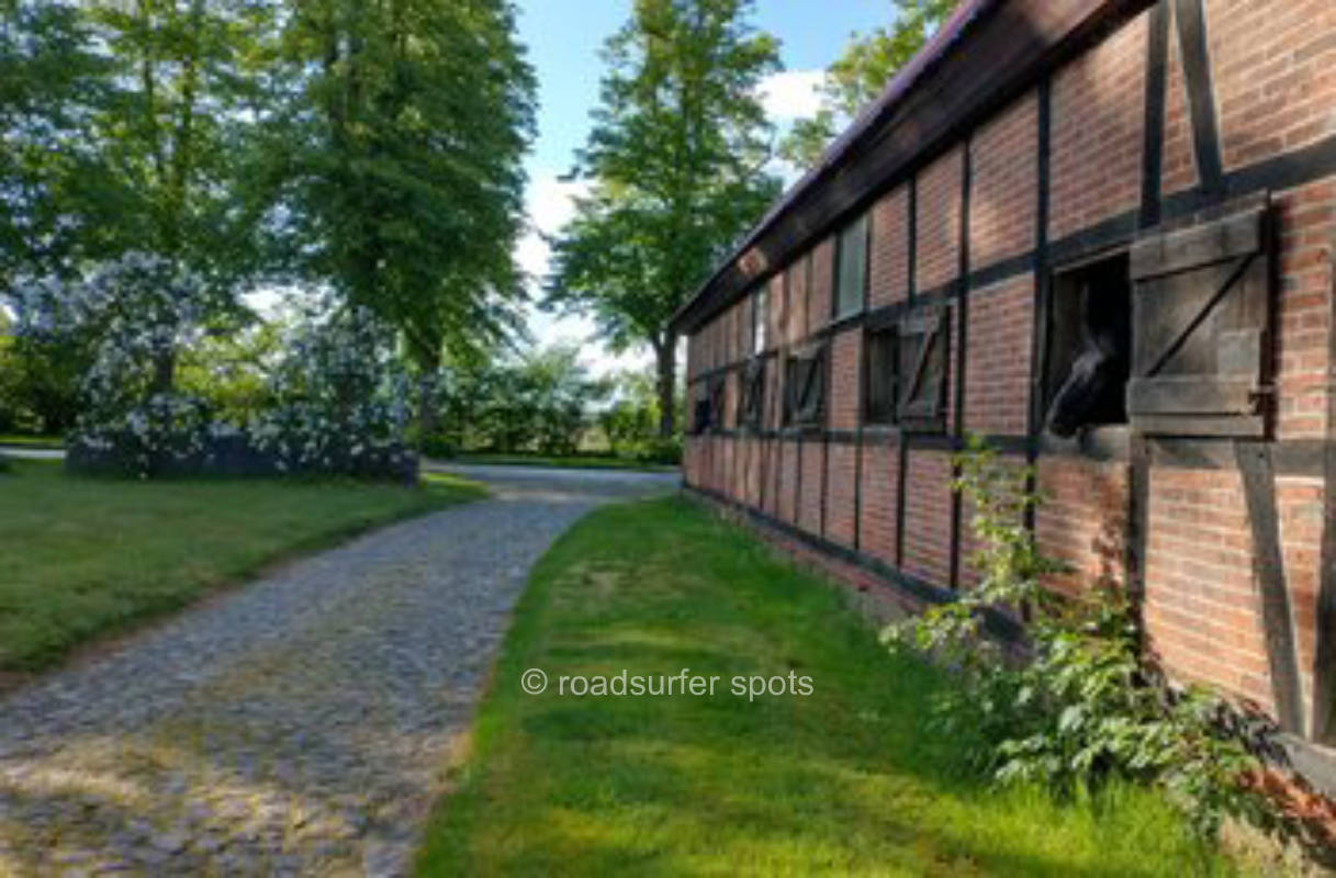 Pitch on listed half-timbered farm in the Lüneburg Heath