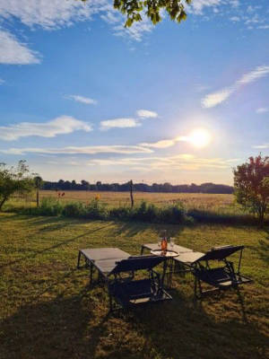 Campen mit Sonnenuntergang im Spreewald 
