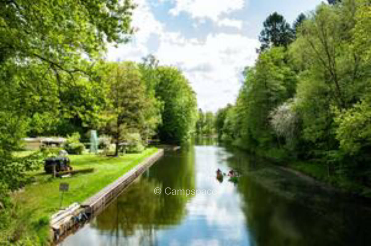 Sonniger Wiesen Stellplatz für Van oder Zelt (Campspace 3658)