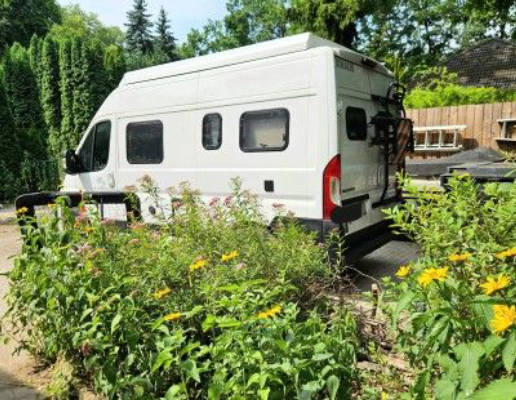 Stellplatz/ Parkplatz mit Gartennutzung 