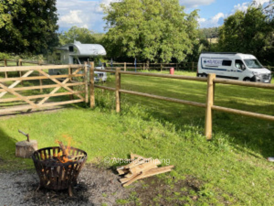 Katiesfarmhouse - green oasis with fireplace and horses #1