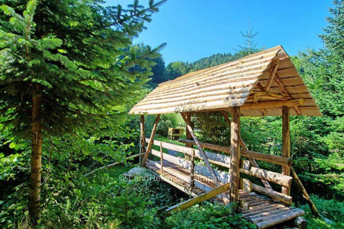 Wald im Rücken, Tal voraus - ihr Stellplatz Friedershof