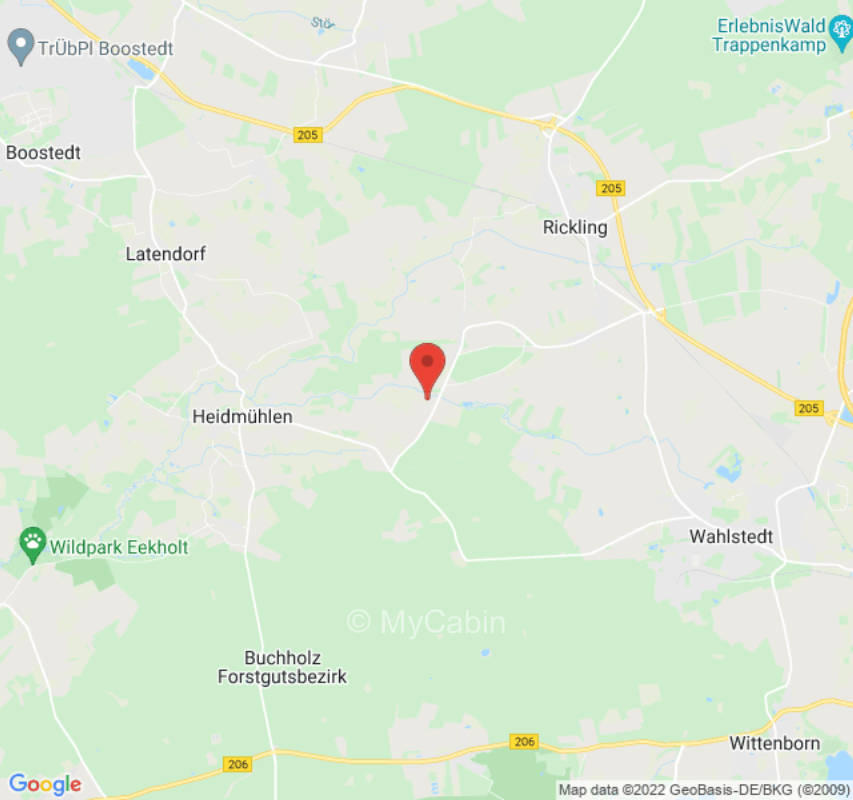 Ruhige Wiese hinter dem Haus neben den Pferden