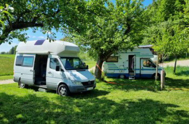 Camping unter den Apfelbäumen