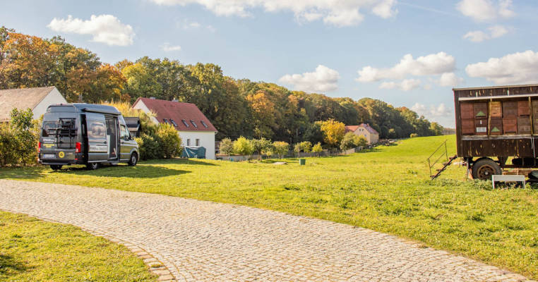 Stellfläche am Weinberg nahe Moritzburg und Dresden