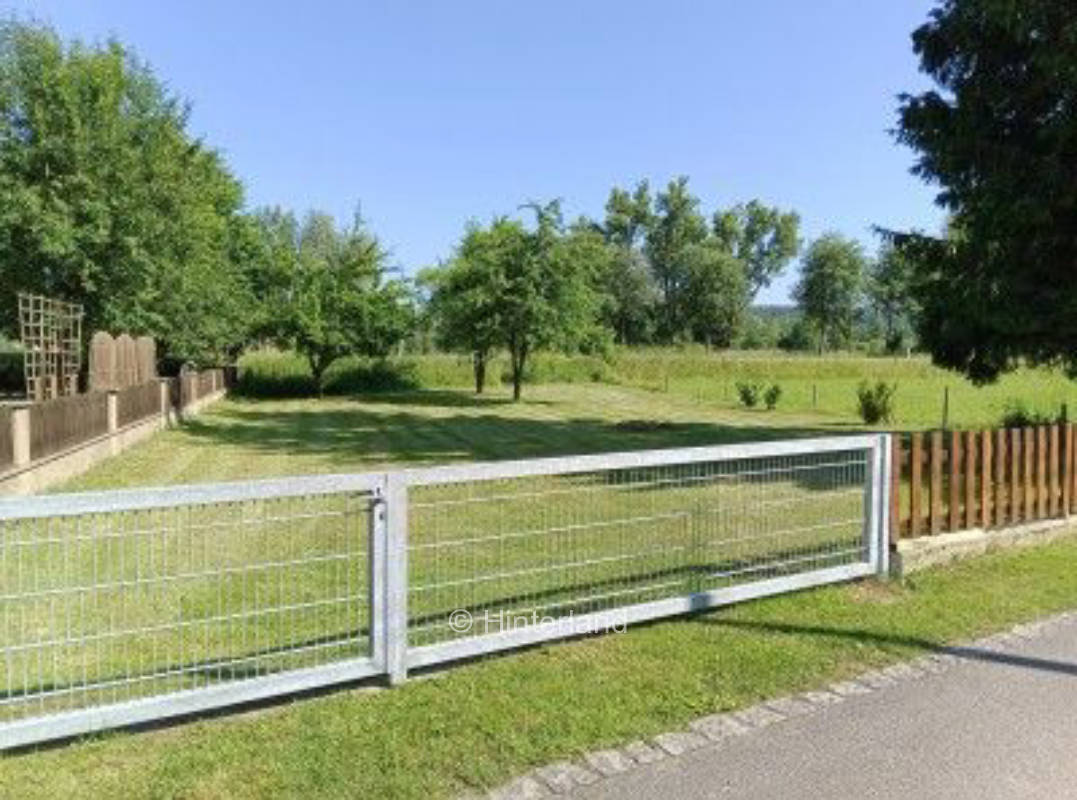 Ruhig gelegenes Wiesengrundstück Nahe zur Donau 