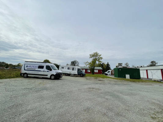 Wohnwagen & Wohnmobilstellplatz in Marne