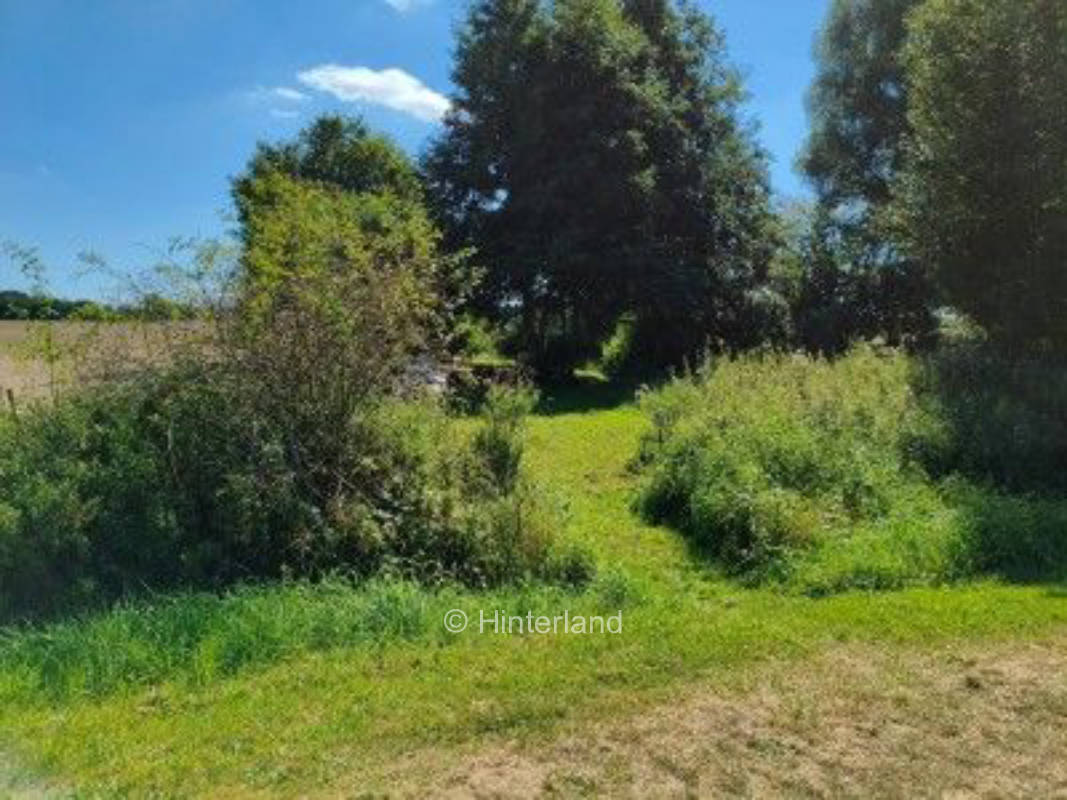 Camp für Zweiradfahrer am Weiher in Ostholstein