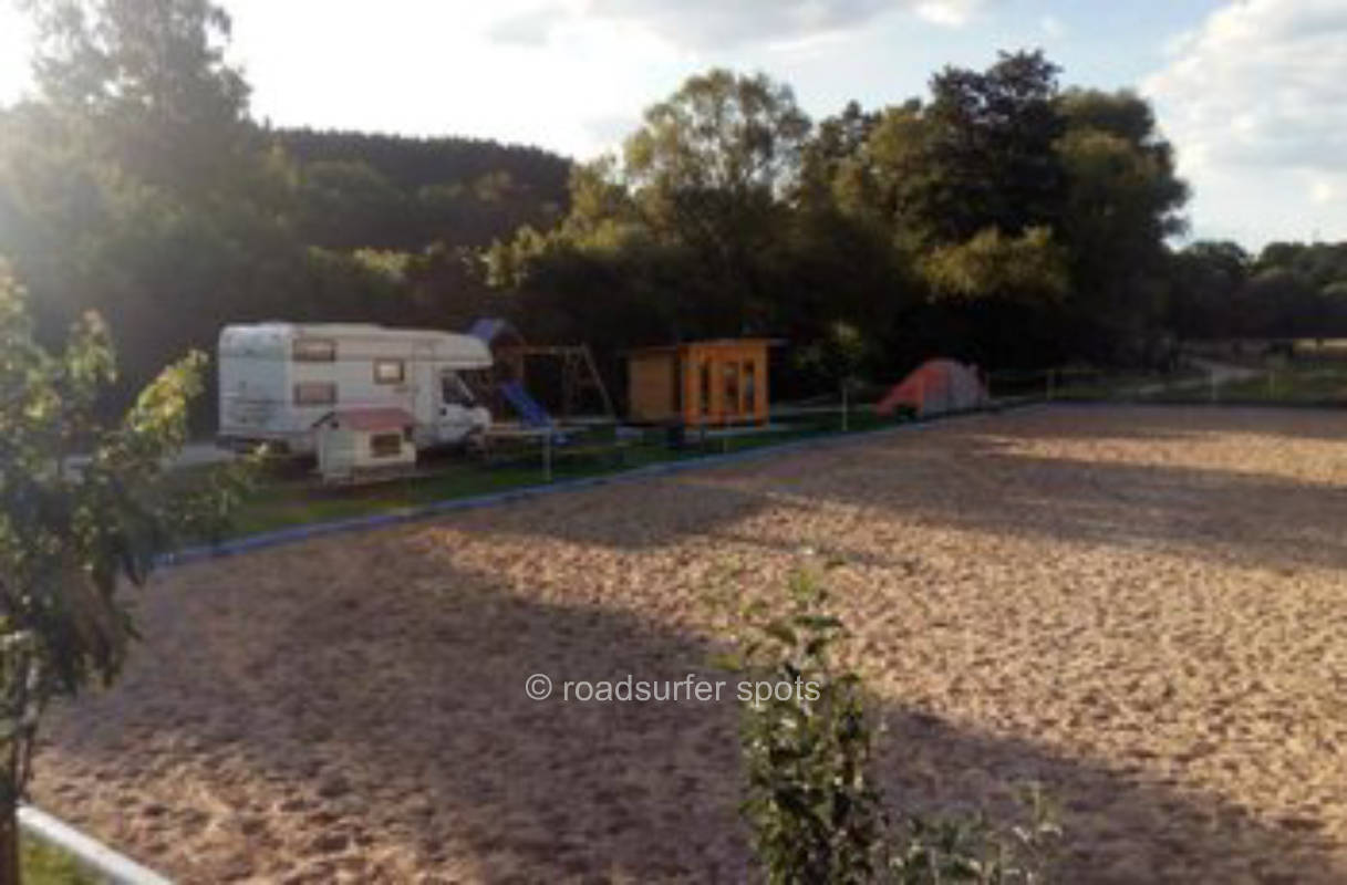 Stay overnight at the horse farm in the Franconian Lake District