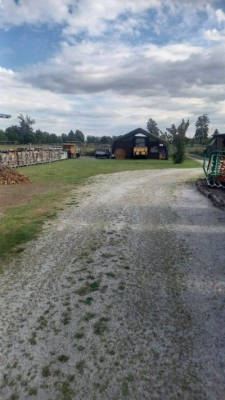 Wiesen Idylle im Grünen: Natur Spot mit Wellness