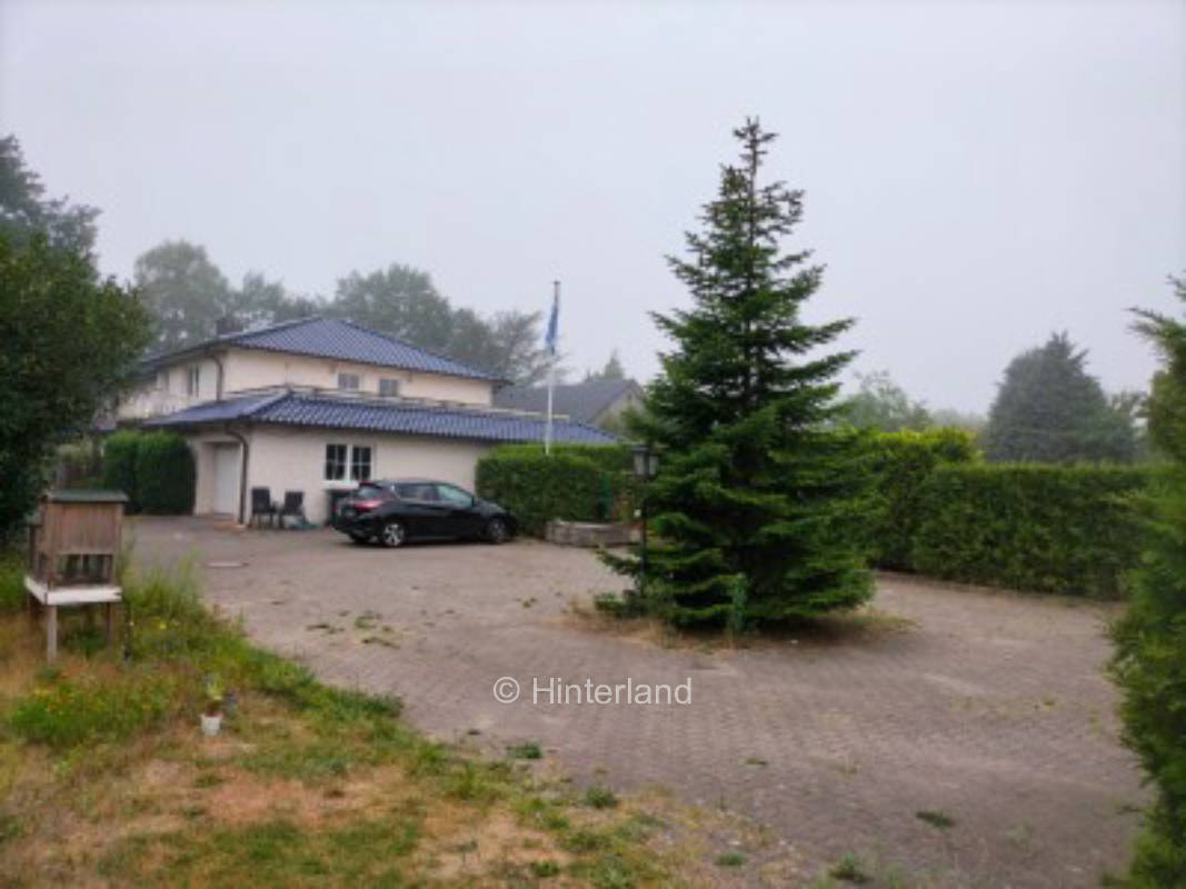 Place in the green shortly before Hamburg directly at the A7