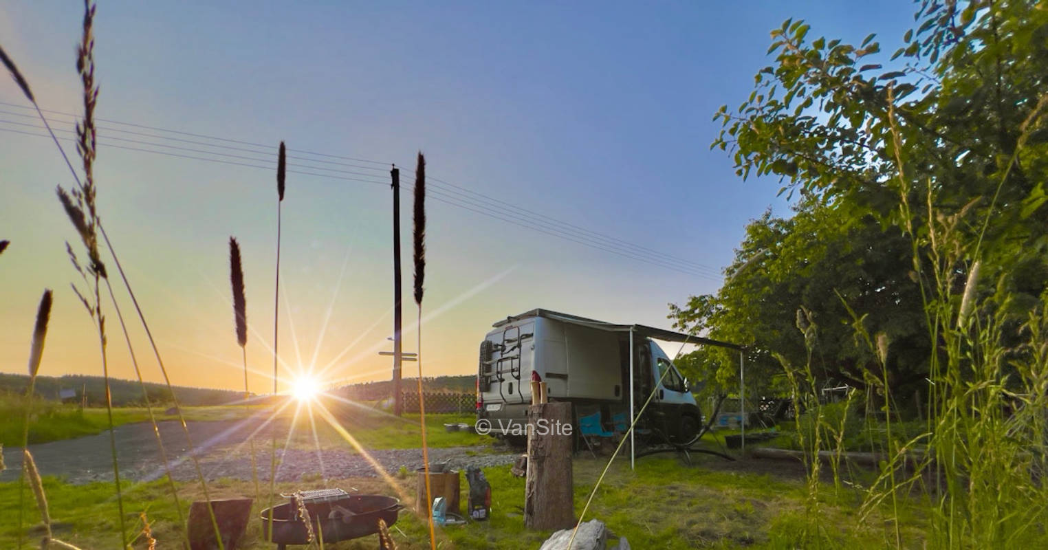 IDYLLE AM WILDEN HOLZBACH mit Privatstrand