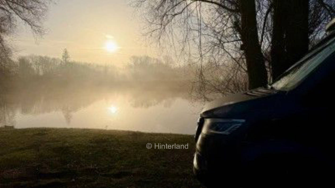 Stellplatz direkt am See mit Hot Tub