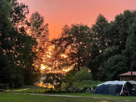 Stellplatz für Zelt o. Camper aller Art (Campspace 32520)