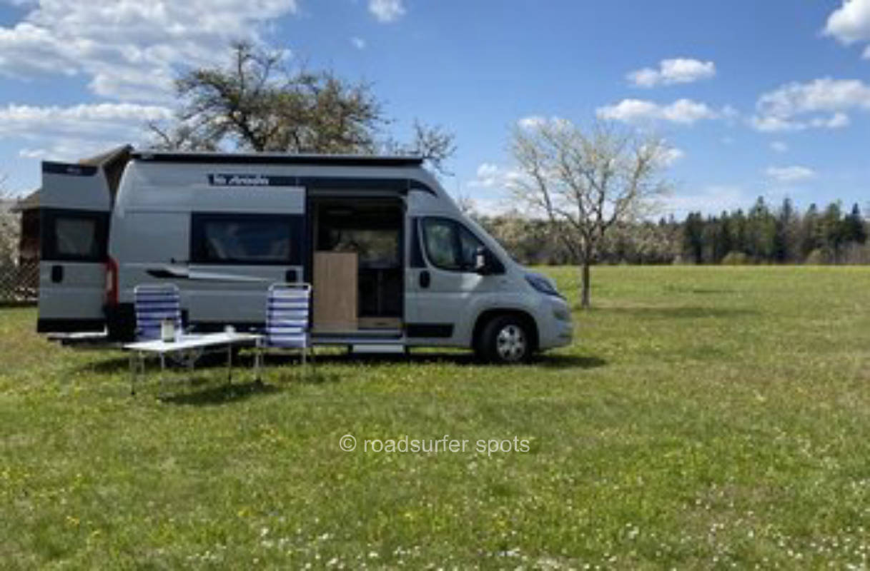 Farm smoke tour and flower meadow