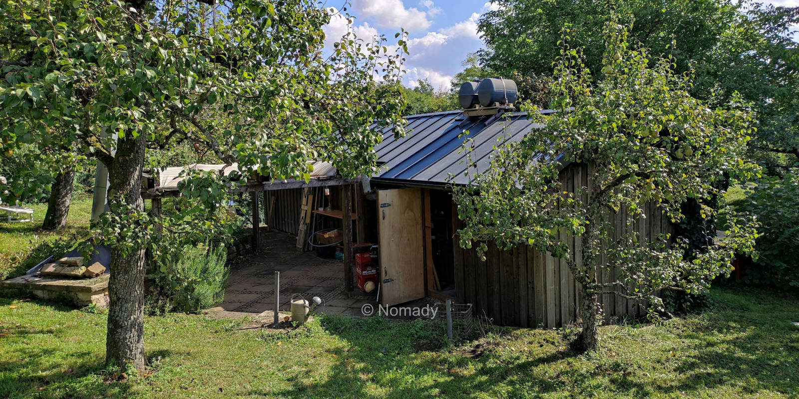 Gartenhuttle auf der lug