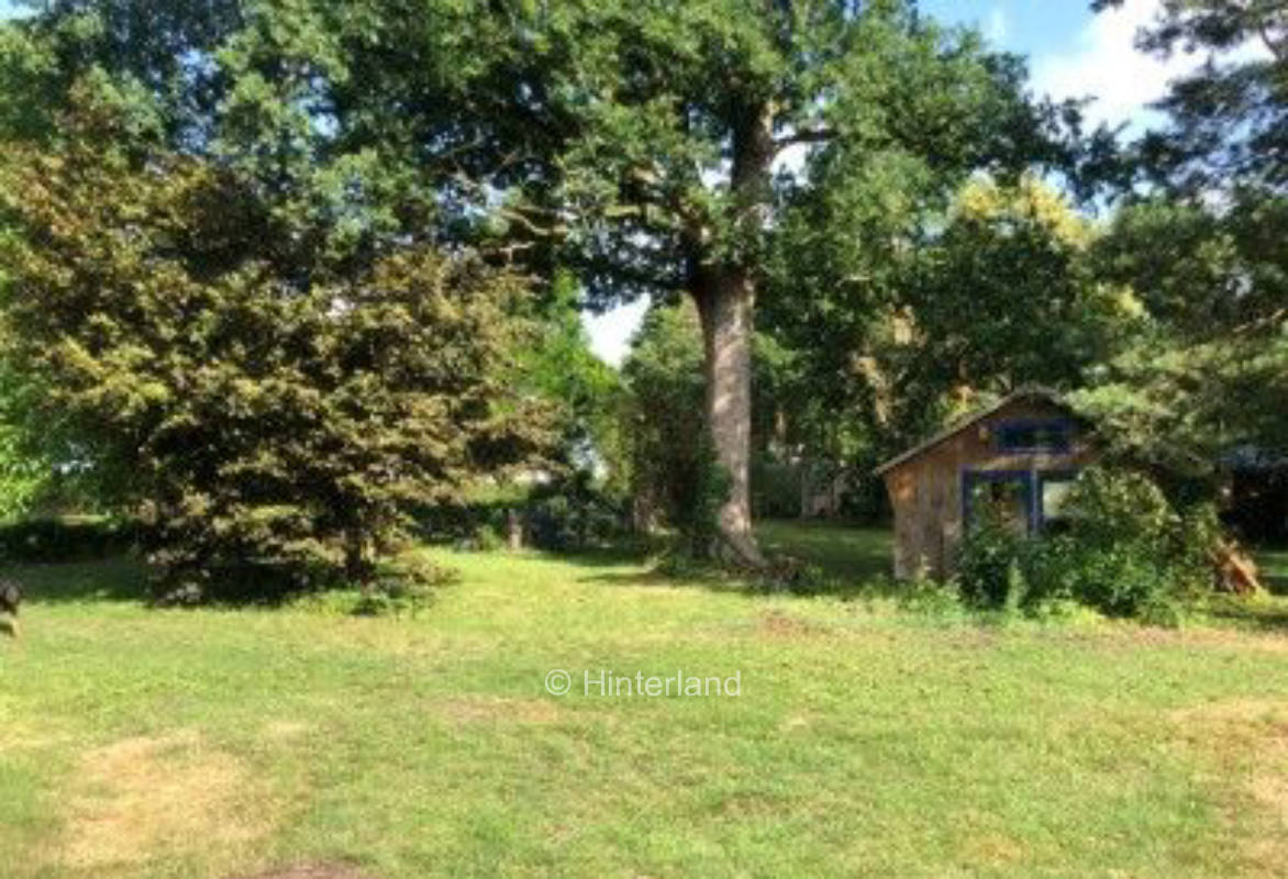 Camping im ruhigen Garten