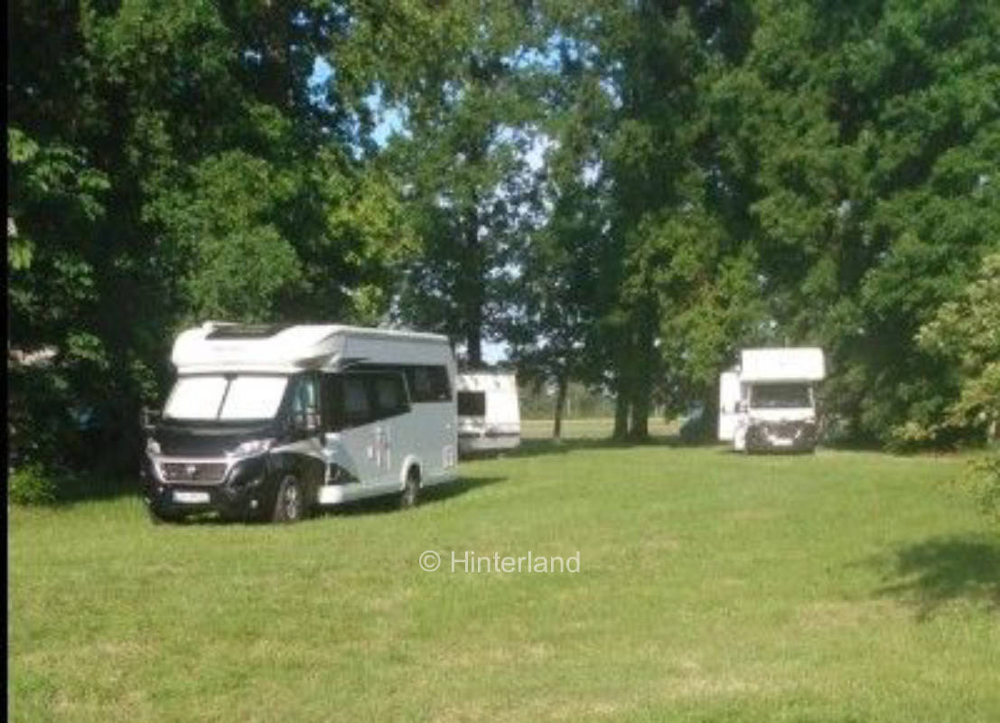 An den Eichen auf dem Bauernhof in HeberSurbostel 