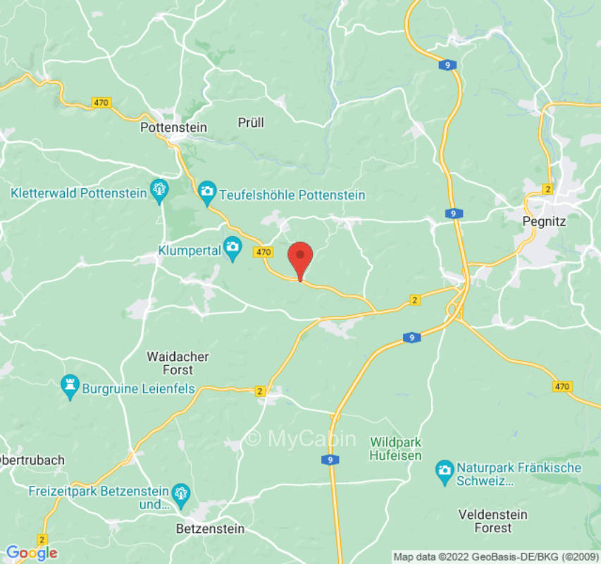 Great spot in the green with view of alpacas