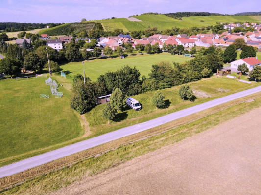 Wohnwagen & Wohnmobilstellplatz in Oberschwarzach
