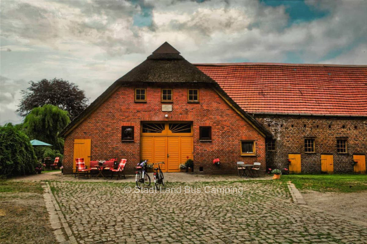 Hof Weyermoor  –  Im Hof Weyermoor