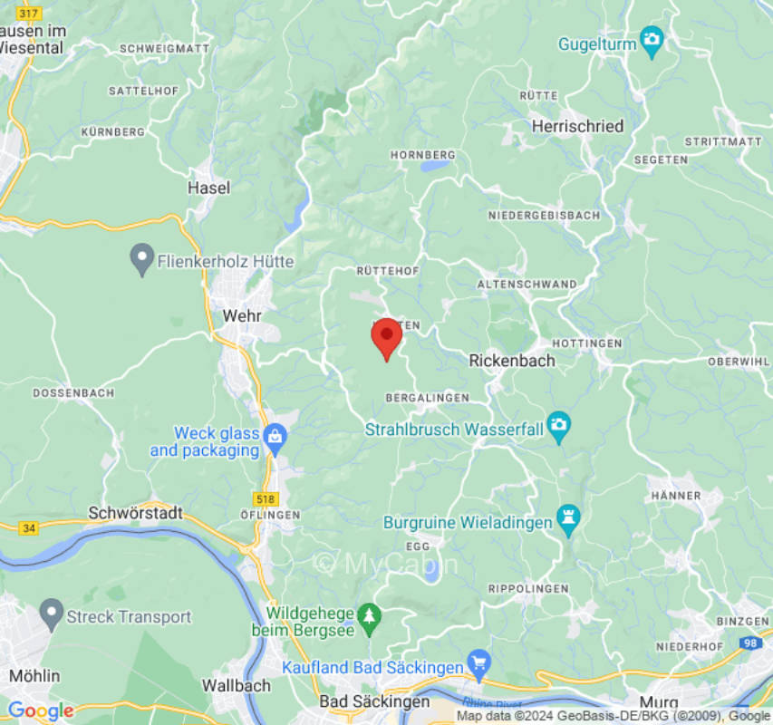 Abgelegene Wiese am Boulplatz mit Alpensicht