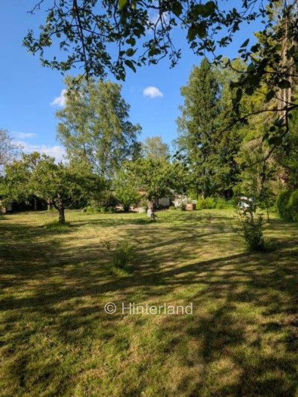 Idyllischer Garten in Stadtnähe