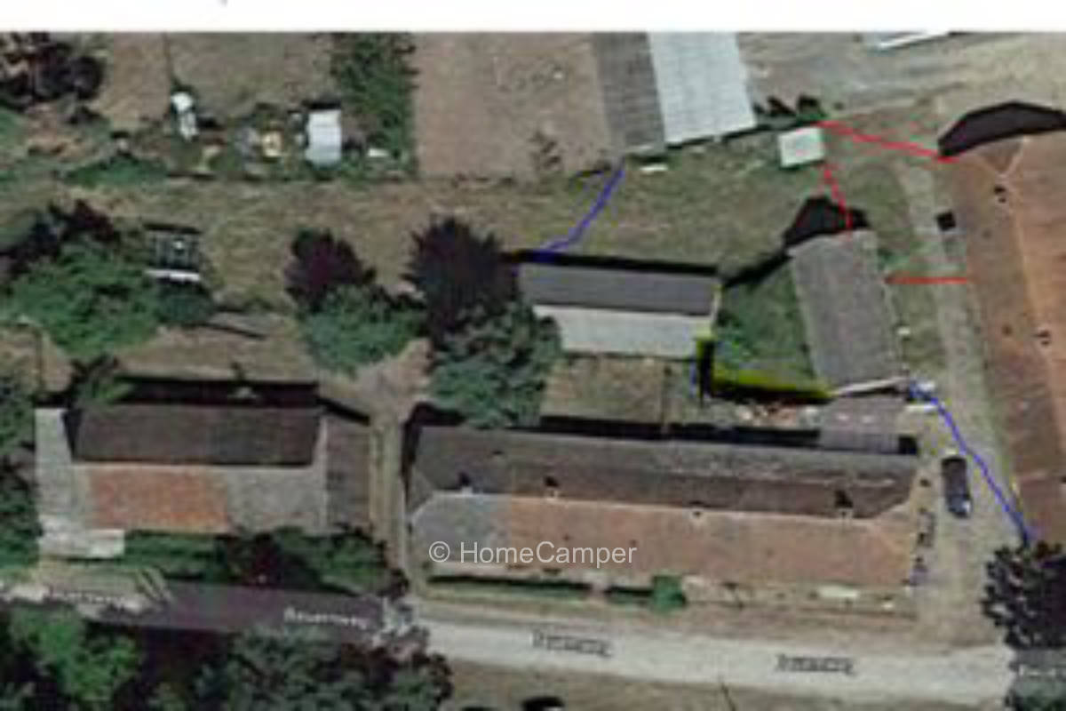 Private square in Passow - Brüz