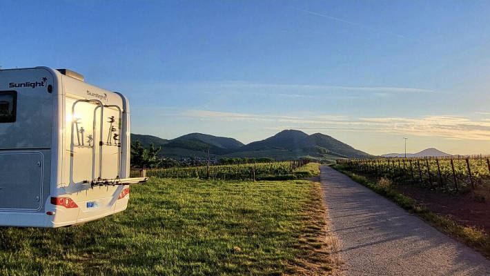 Wohnwagen & Wohnmobilstellplatz in Siebeldingen