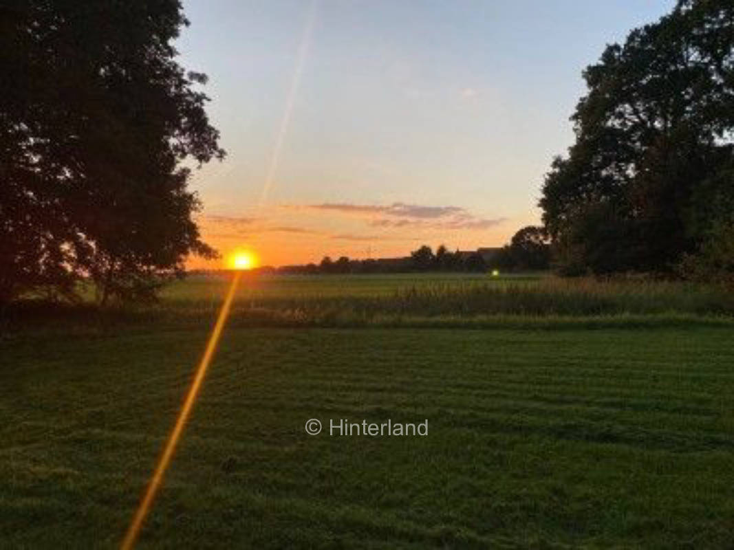 Ruhiger Resthof an einem kleinem Fluss