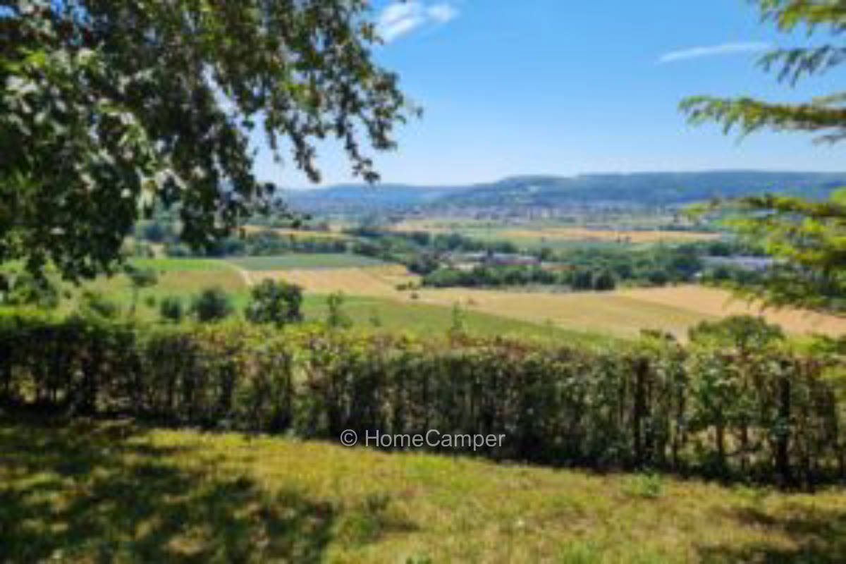 Privater Platz in Binau