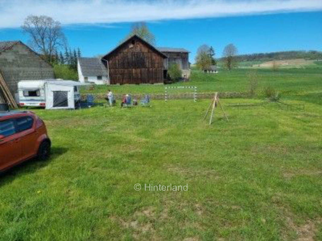 Familien-Wiese: Pony, Spielplatz & Ruhe