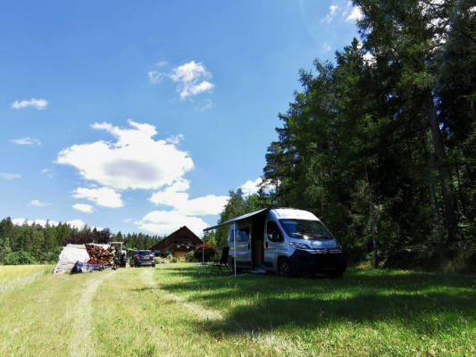 Wohnwagen & Wohnmobilstellplatz in Pullenreuth