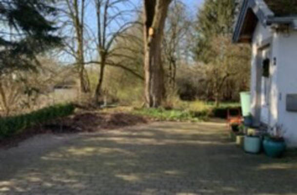 Stellplatz auf Grundstück 