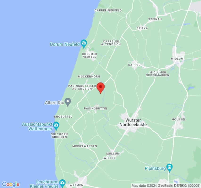 Ruhiggelegene Wiese mit Ausblick auf Wildtiere